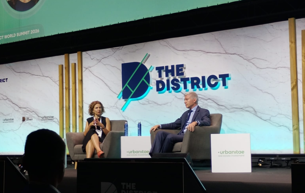 Samir Amichi durante su conferencia en The District