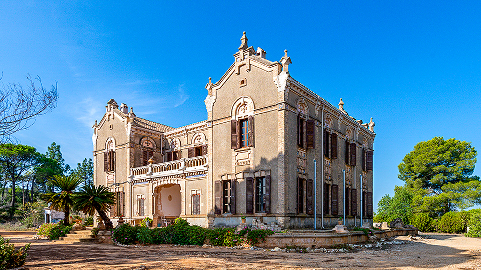 Histórica masía de principios del siglo XX en Carcaixent (Valencia)