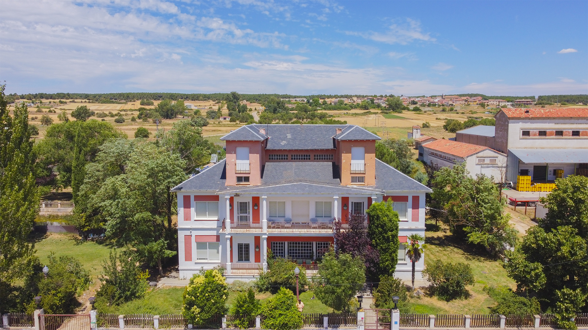 Una preciosa casa indiana del año 1950, a la venta en Soria