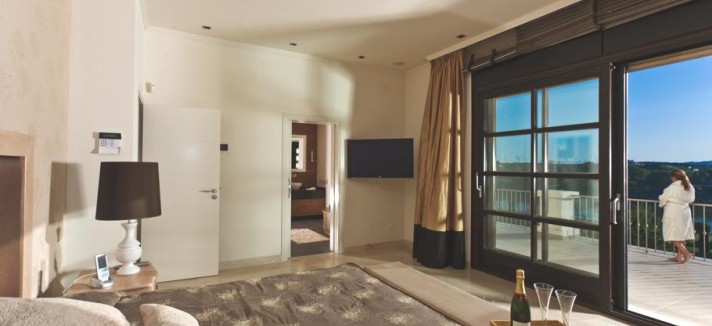 Contemporary-Spanish-Villa-Marbella-12