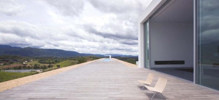 7-Sundeck-700x412