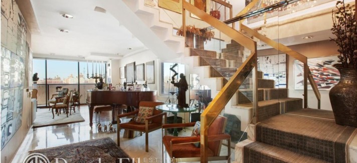paul-mccartneys-staircase-e11d9d-e1432323382174-1024x677