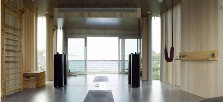 La reforma del inmueble incluyó piscina y gimnasio