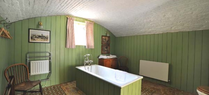 qash-interior-bathroom-600x400