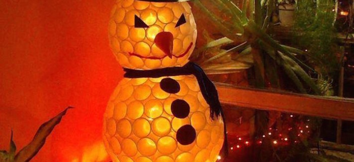 muneco-de-nieve-con-vasos-de-plastico