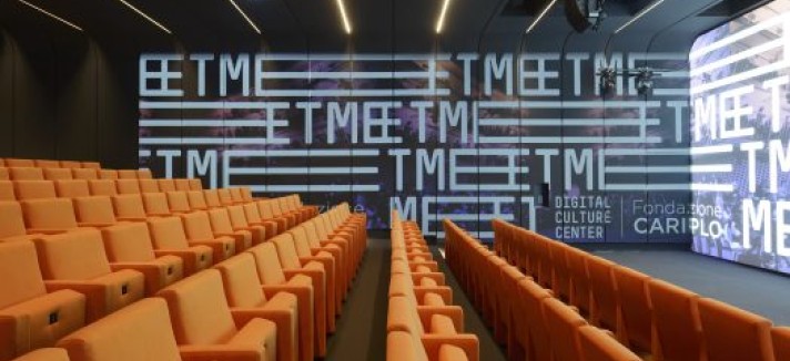 Tiene cine, un laboratorio y un estudio creativo