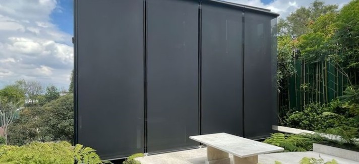 Es una casa prefabricada de aluminio