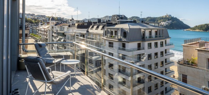 Terraza de uno de los pisos de lujo