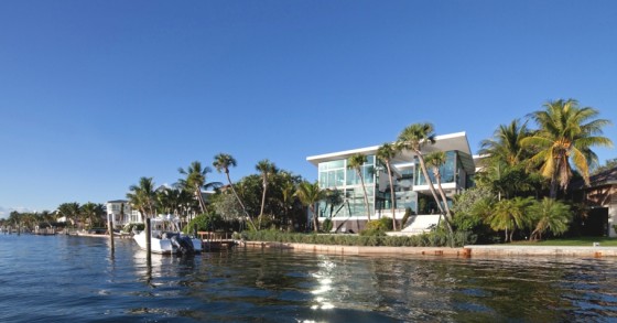 Casas de ensueño: una villa moderna con embarcadero propio en miami