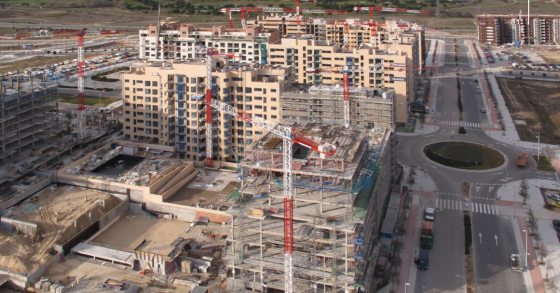 Uno de cada dos extranjeros que ha salido del mercado laboral desde 2007 trabajaba en la construcción