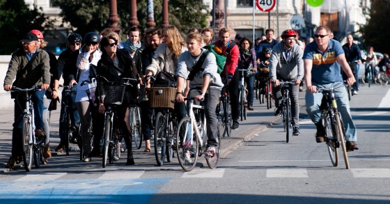 Prohibidos coches y motos: así sería una ciudad diseñada solo para bicis