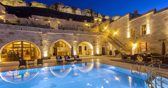 Sumérgete en otro mundo gracias a este espectacular hotel-cueva en Turquía