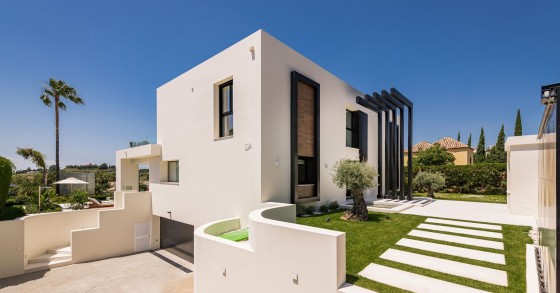 Este imóvel moderno está à venda em Marbella