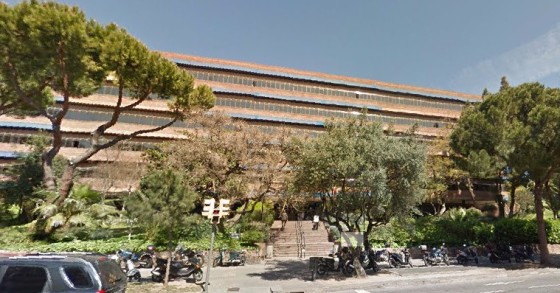 Axa pone en venta cinco edificios alquilados a la Generalitat en Barcelona por 250 millones