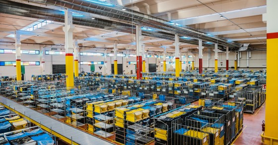 Amazon da marcha atrás: suspende la construcción de cuatro centros logísticos en España