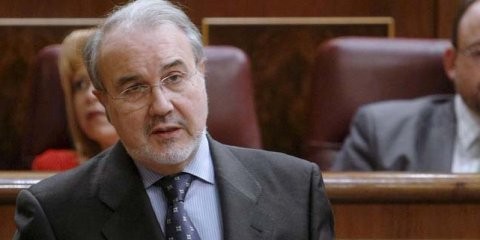 Solbes prevé que el ajuste en el mercado de la vivienda seguirá en 2009