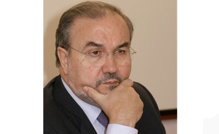 Solbes cree que la venta de pisos bajará "durante mucho tiempo"