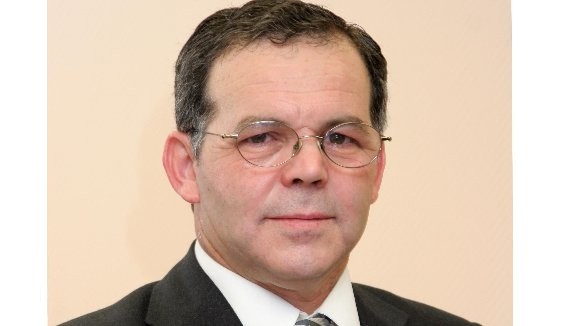 "Hacen falta más estudios para vender una lechuga que un piso", denuncian las inmobiliarias