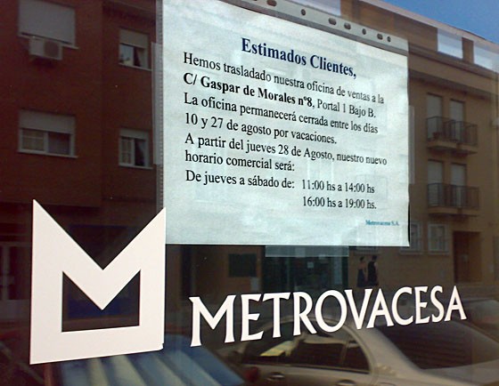 La caseta de ventas y el piso piloto, en peligro de extinción