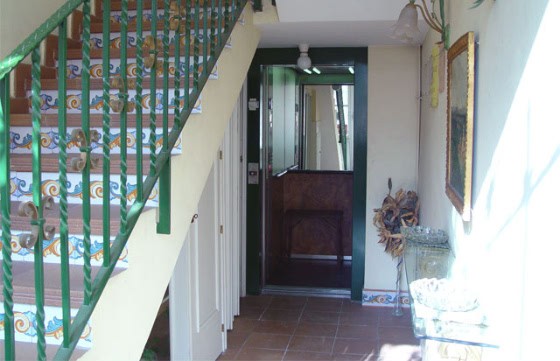 Los edificios andaluces de más de dos pisos tendrán que tener ascensor antes de 2019