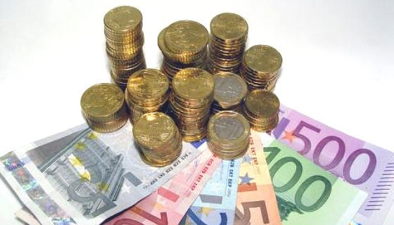 Los 'mileuristas' siguen sin poder comprar casa pese a la caída de precios