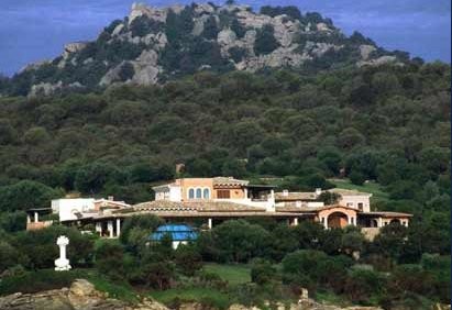 Berlusconi pone en venta villa certosa valorada en 450 millones