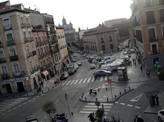Construir un macro centro comercial en la plaza de la cebada, única alternativa viable (fotos)
