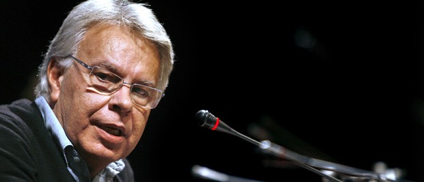 Felipe González: "si tuviera ahorros para comprar casa, compraría ahora que están baratas"