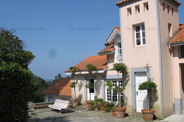 ¿Quién vive ahí? Casa de indiano con más de 100 años que salió en tv, a la venta en idealista