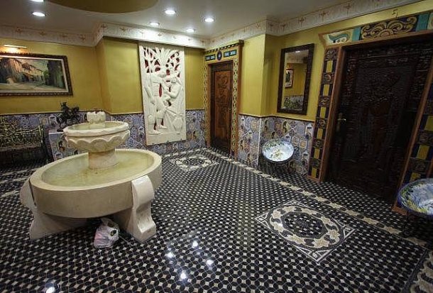 ¿Quién vive ahí? Villa temática de 5.000 m2 que salió en tv, a la venta en idealista.com