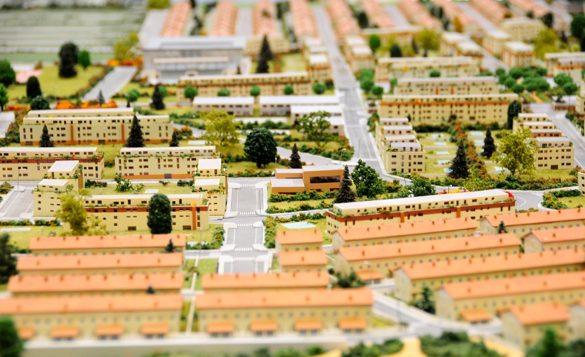 la banca se ha convertido en la mayor inmobiliaria La banca compra o vende más de la mitad de las casas en España