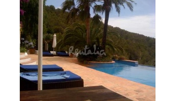 Semana santa: 10 alojamientos aún disponibles para vivir de cerca las procesiones