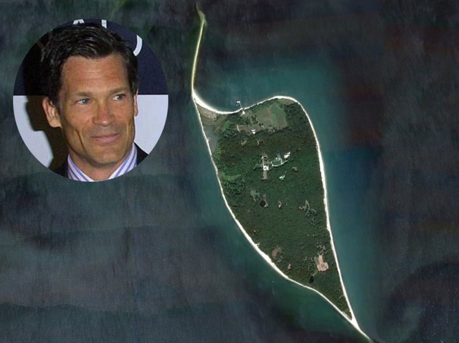 private-islands-jmoore-bacon