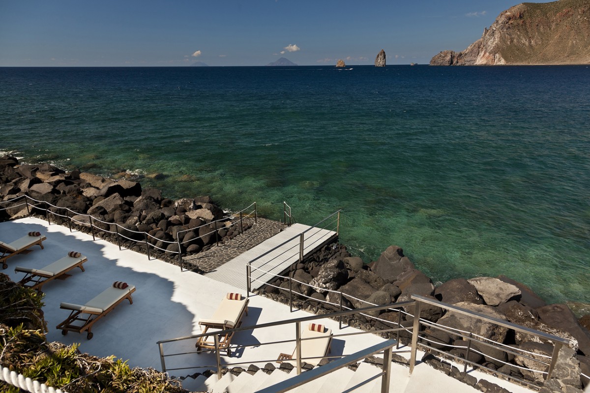Hotel therasia resort: un escondite de descanso en la isla de vulcano (fotos)