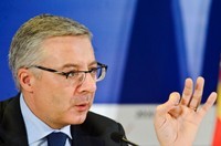 josé blanco, ministro de fomento en una imagen de archivo Blanco dice que se concedieron hipotecas que se habrían impagado aún sin crisis