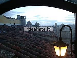 Un parlamentario italiano puede comprar una casa 10 veces más cara que la de un italiano medio