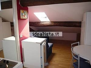 Un parlamentario italiano puede comprar una casa 10 veces más cara que la de un italiano medio