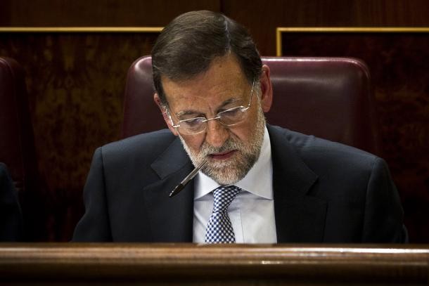 rajoy-leyendo-congreso_1