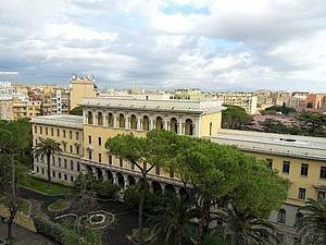 Un parlamentario italiano puede comprar una casa 10 veces más cara que la de un italiano medio