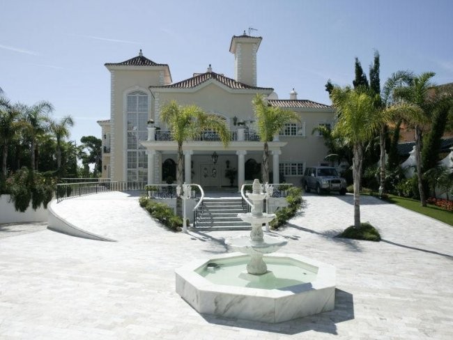238-million-marbella-spain-home-hotd_0