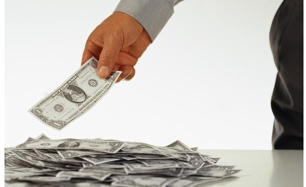 Los corruptos se olvidan de los pelotazos inmobiliarios