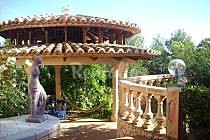 Las 10 casas con jardín más bonitas para alquilar esta primavera (fotos)