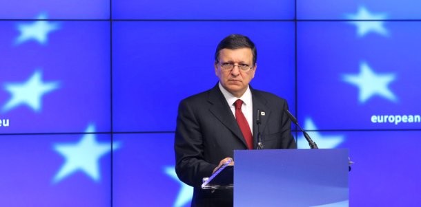 Bruselas propone una hoja de ruta a España y le ofrece un plan para rescatar a los bancos