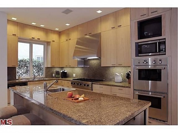 Jim-Carrey-front-deck8_0