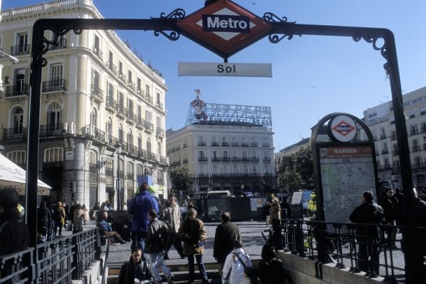 La inmobiliaria restaura ofrece su azotea en la puerta del sol para colocar el cartel de tío pepe