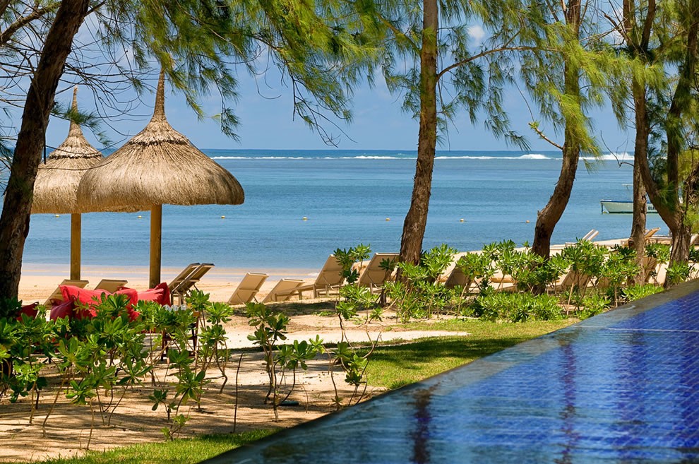 Infinity-Pool-100-sq-mts-infinity-pool-with-a-breathtaking-view-over-the-Indian-ocean