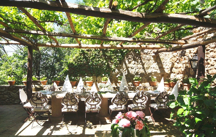 Luxury-Italian-Castle-Tuscany-02