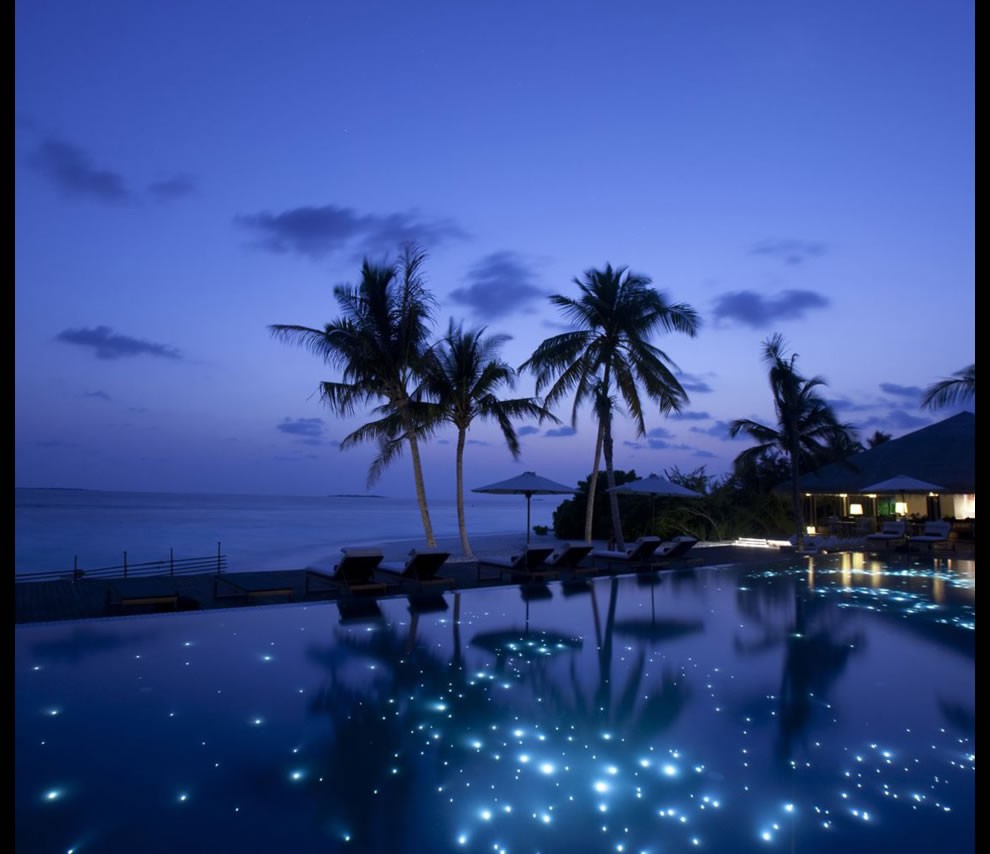 heavenly-fairy-tale-like-infinity-pool