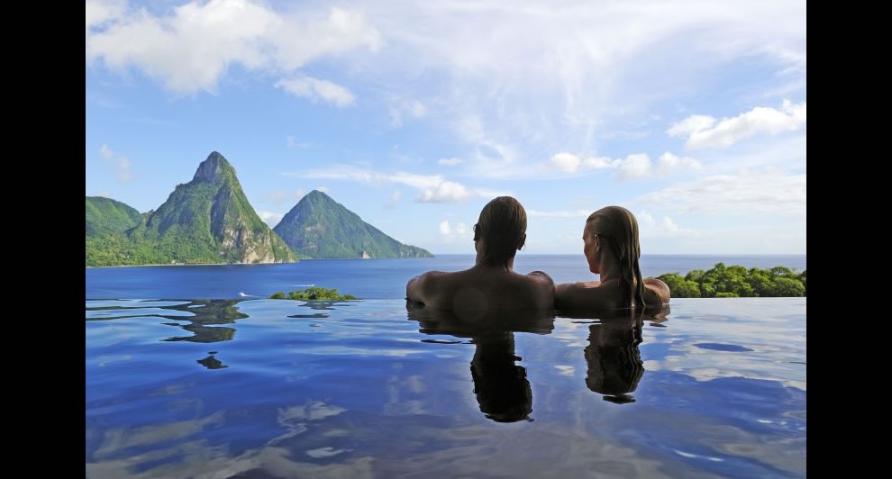 romance-heavenly-view-and-infinity-pool-for-two