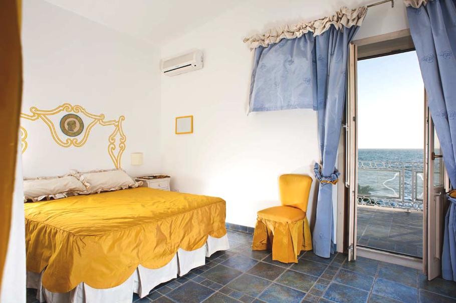 Luxury-Holiday-Villa-Italy-02